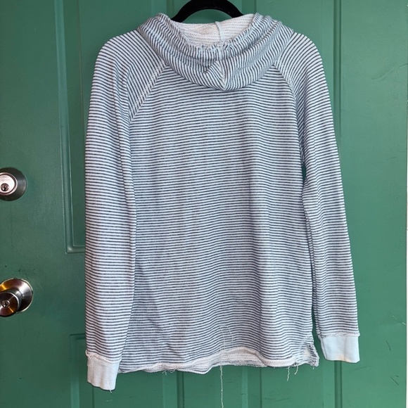 Vineyard Crew medium hoodie - Picture 7 of 7